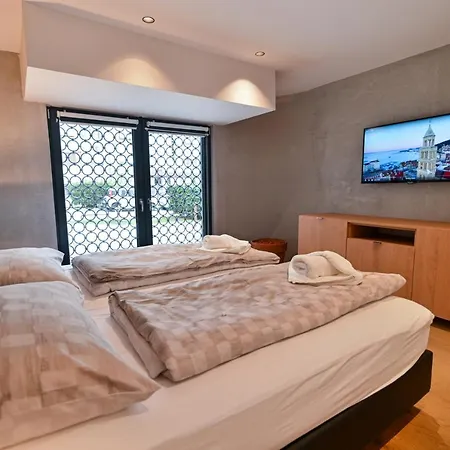 The Place * Спліт