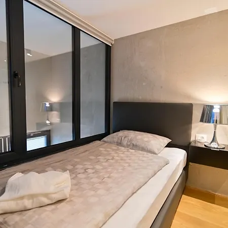 Apartment The Place Split